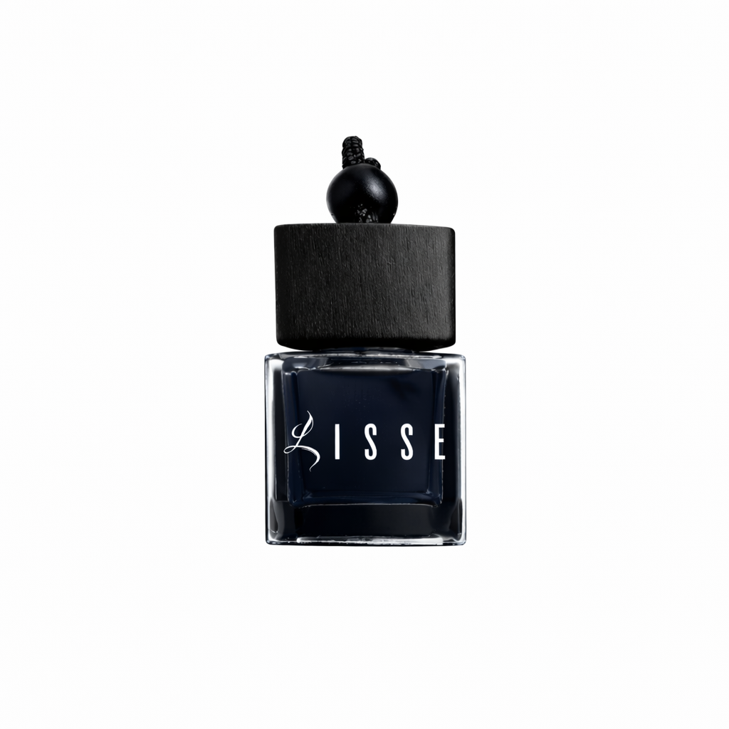 Black bottle with black wood cap on a white background, featuring the brand 'Lisse'.